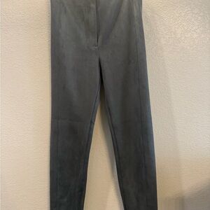 Ann Taylor olive zip front leggings. Size 4- soft suede-like material